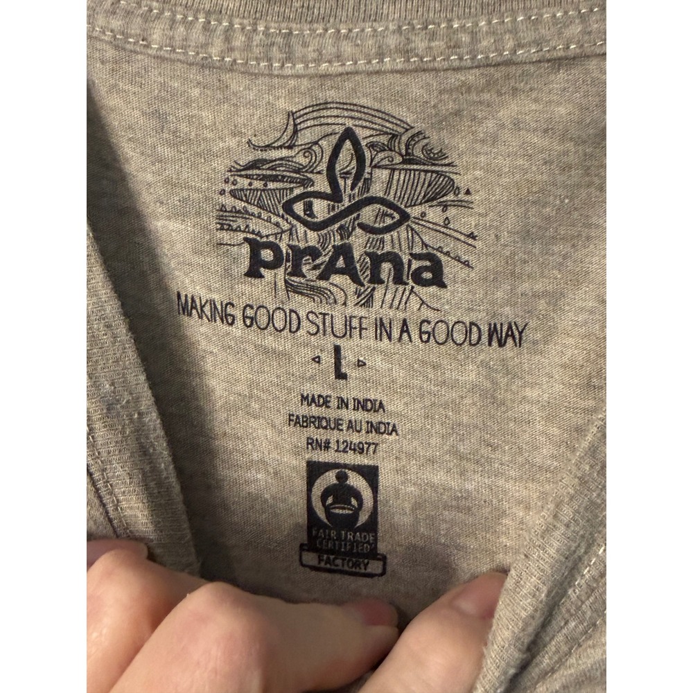 PrAna Men's Graphic T-Shirt Wolf Howling Pack Logo Size L - Picture 3 of 6